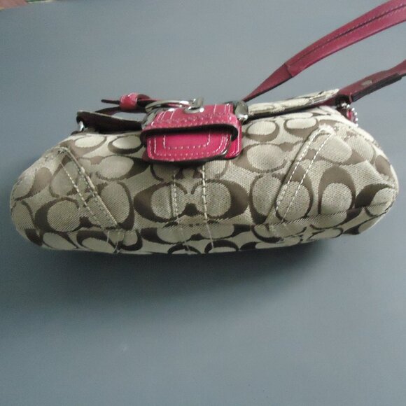 Coach M0773-11860 Soho leather trim shoulder bag. - Picture 10 of 16